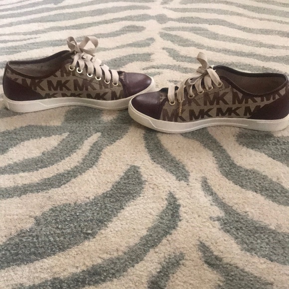 Michael Kors Shoes - Michael Kors Women’s MK City Sneakers size 6